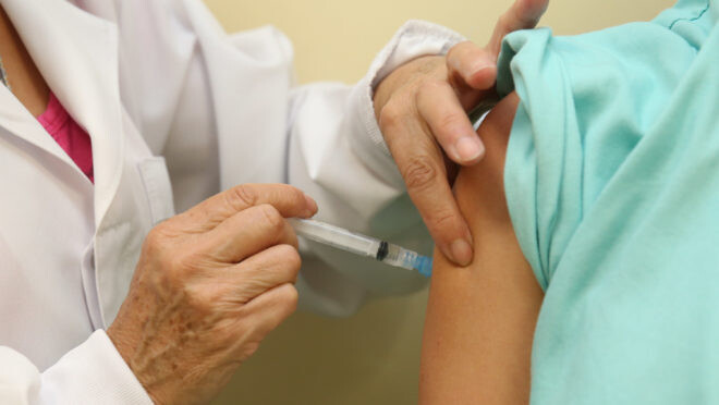 Brasil receberá primeiro lote de vacinas da Covax Facility