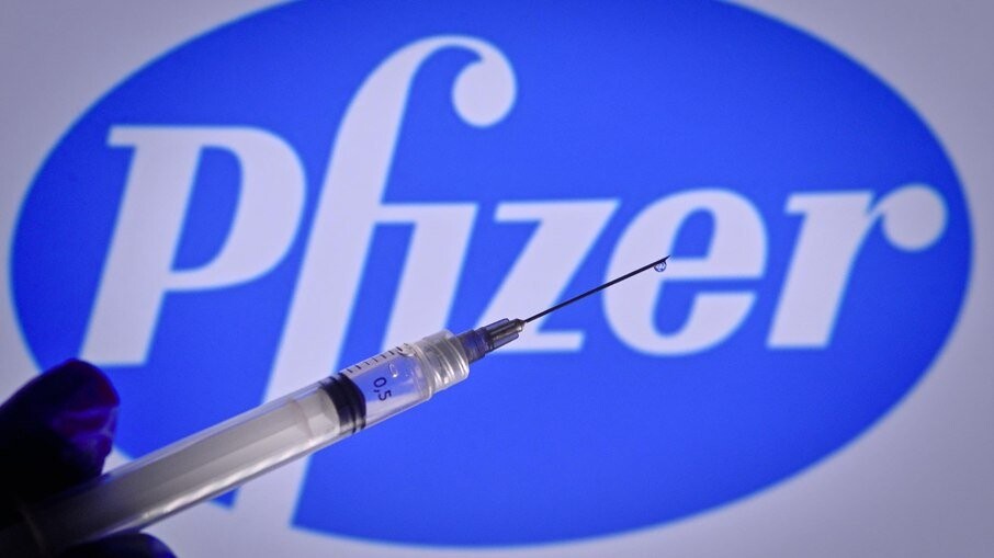 Pfizer é pressionada a vender vacinas a estados e municípios