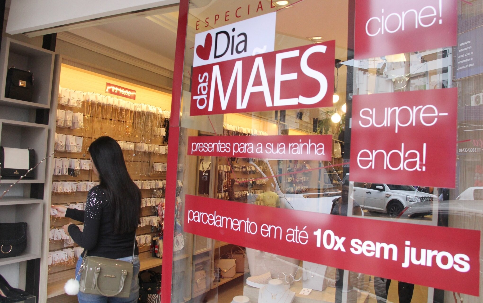 Mais da metade dos brasileiros quer comprar presentes no Dia das Mães