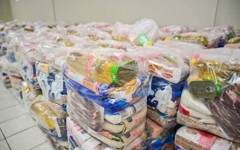 Campanha pretende arrecadar 2 milhões de cestas básicas pela internet