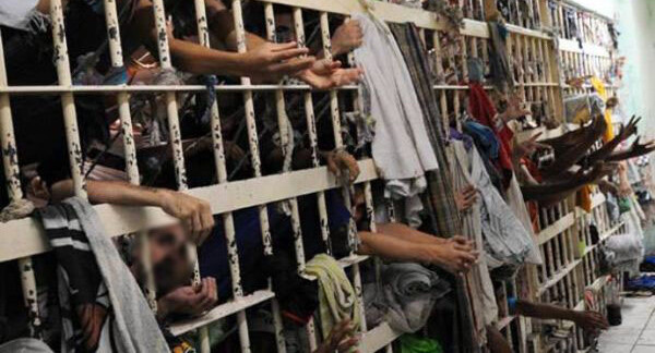Pesquisador avalia que aumento de prisões fortaleceu o crime organizado