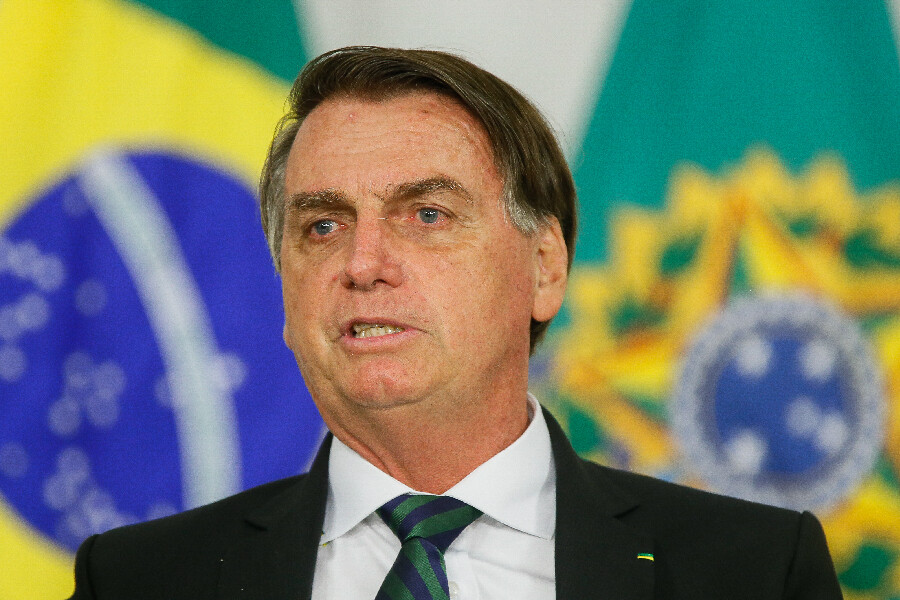 Bolsonaro diz que decreto contra medidas restritivas “já está pronto”