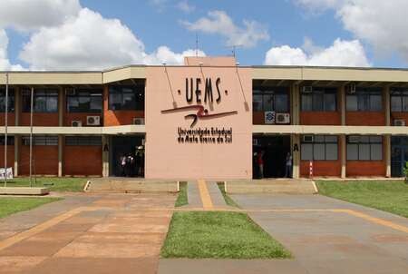 UEMS abre seleção para 495 vagas para portador de diploma