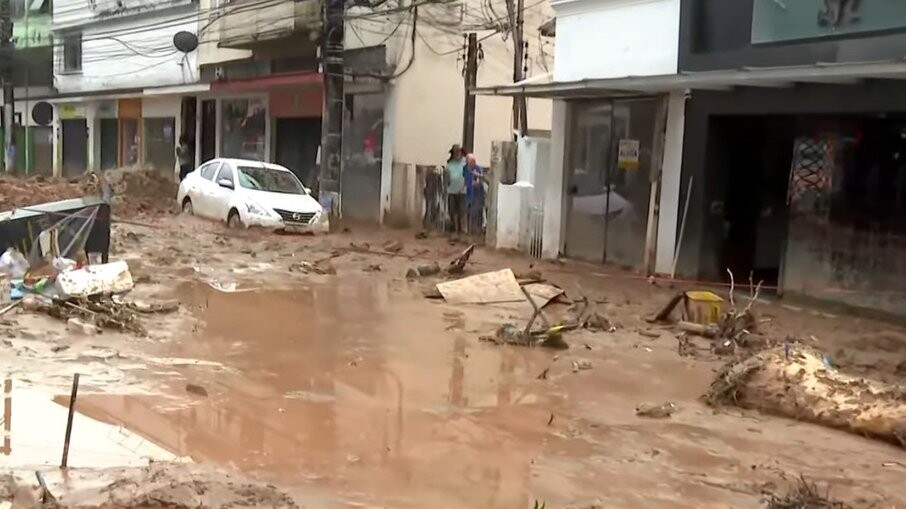 Petrópolis: número de mortos sobe para 104 e 35 estão desaparecidos