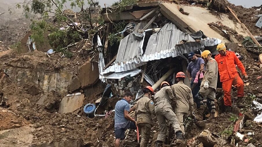 Petrópolis registra 195 mortos uma semana após temporal